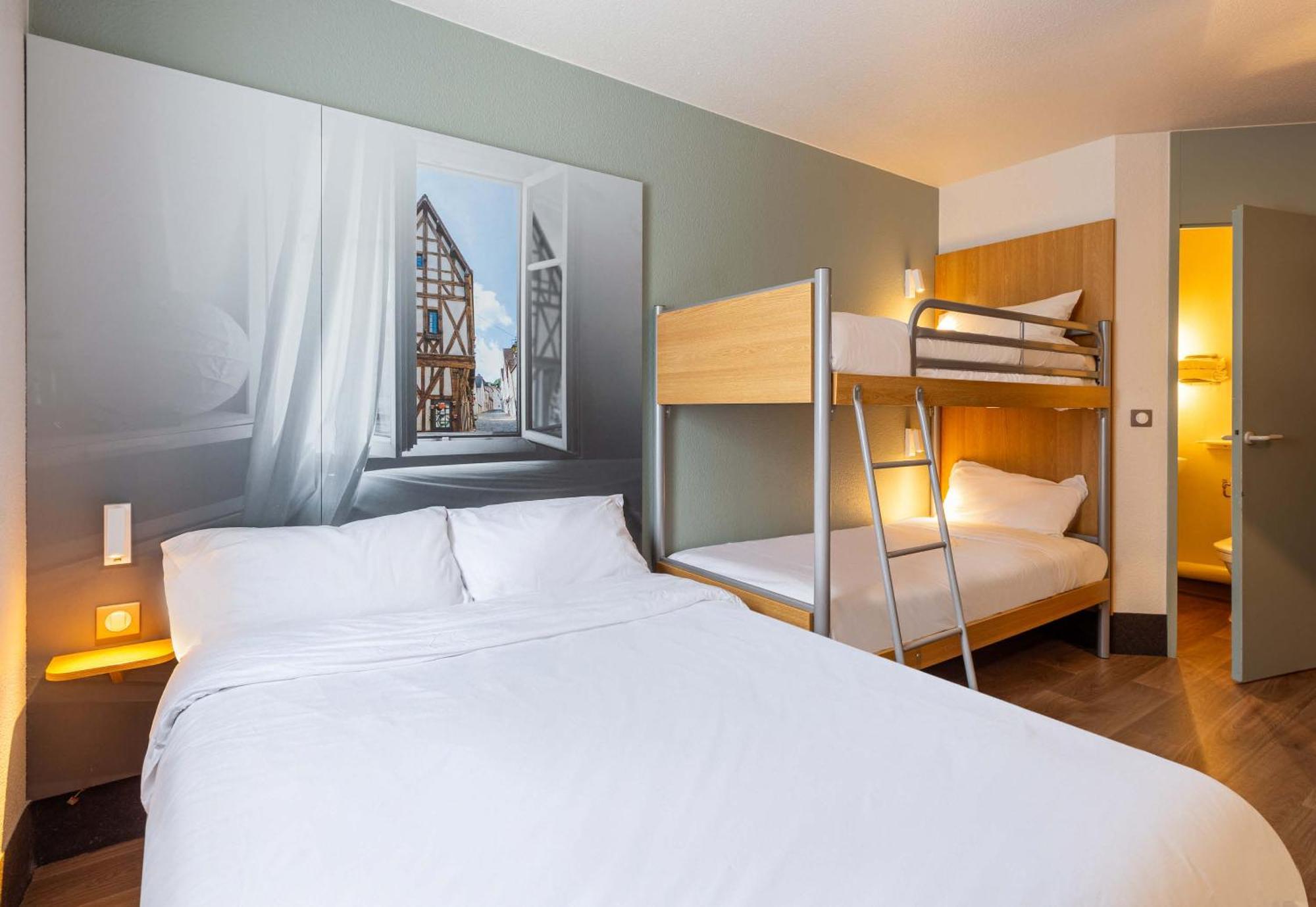 B&B Hotel Chartres Le Coudray Exterior photo